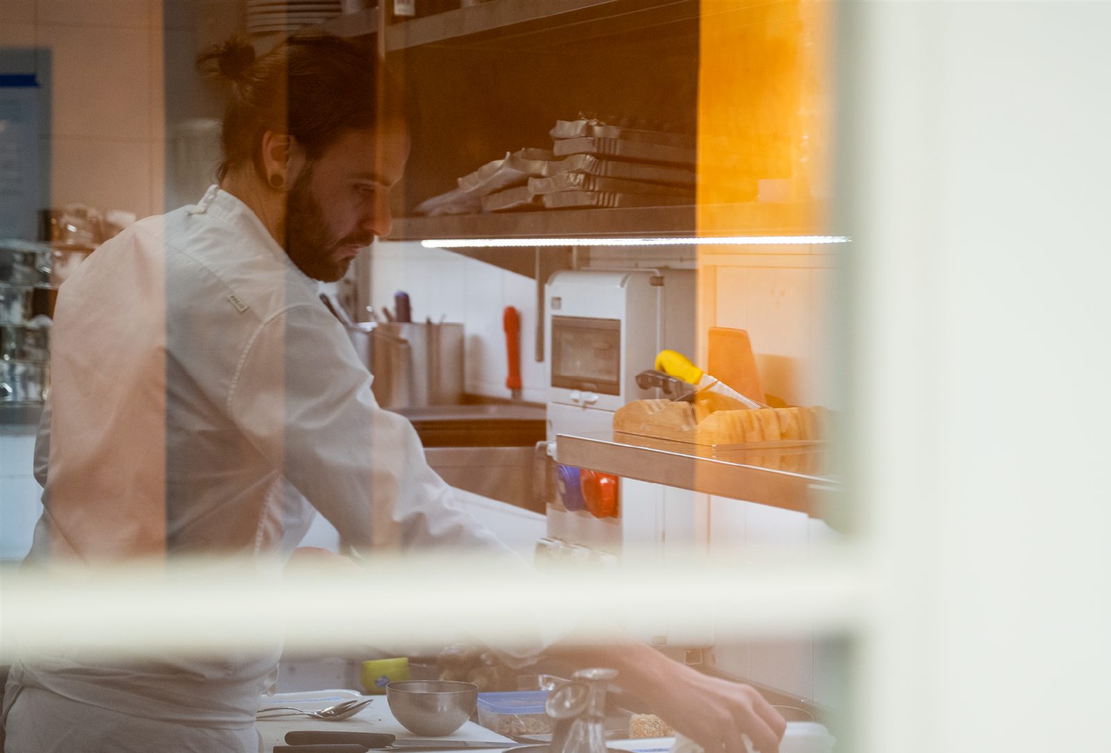 Dettaglio della cucina dell'Osteria della Brughiera