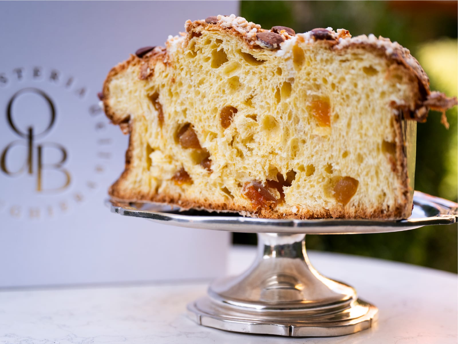 Colomba su alzata d’argento